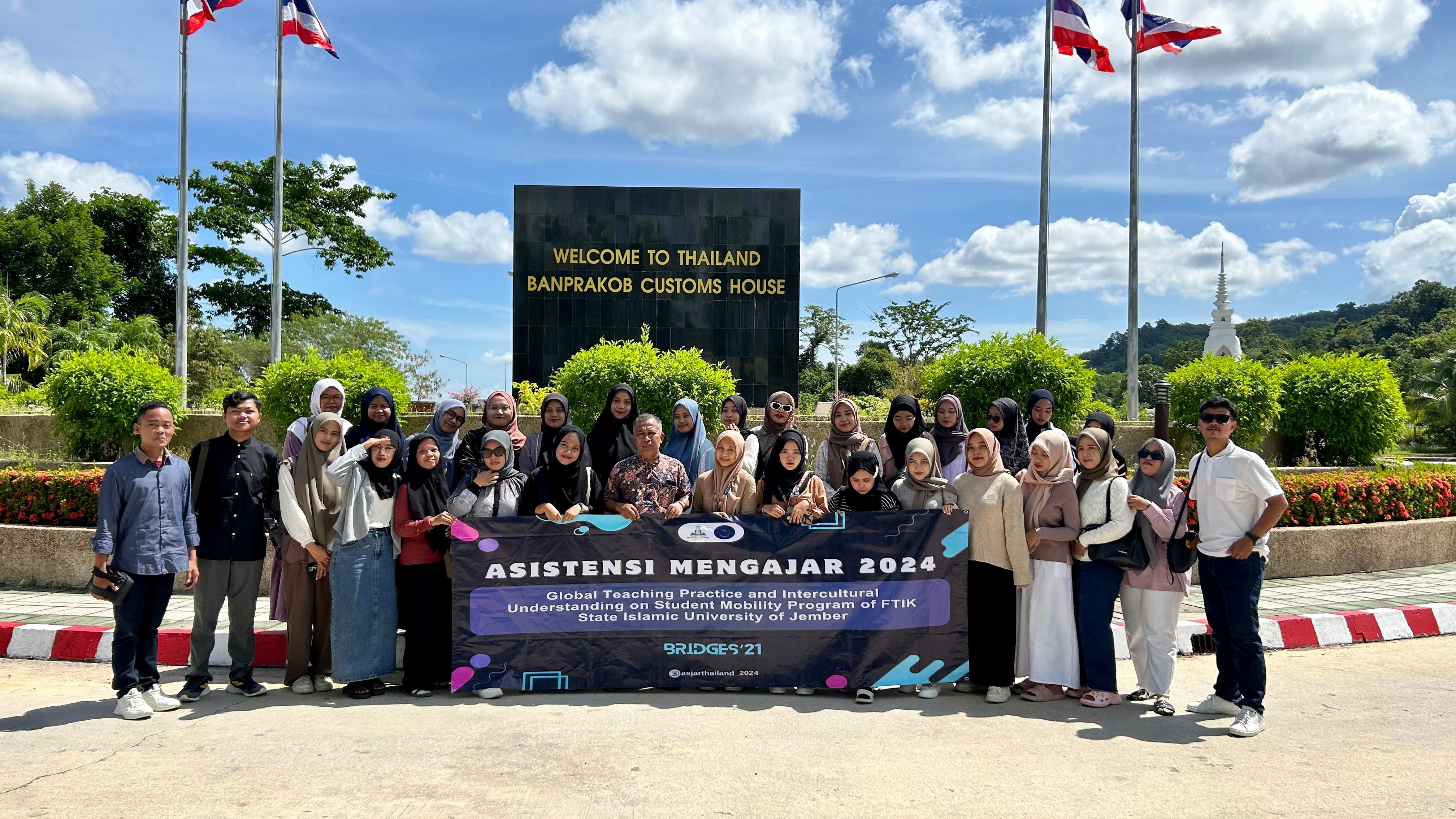 MBKM Terwujud: FTIK UIN KHAS Jember Mengirim 32 Mahasiswa Asisten Mengajar, Termasuk Tadris IPS, ke Thailand